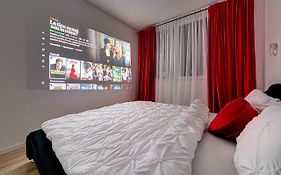 Ari Cinema Apartament With 2M Videoproiector